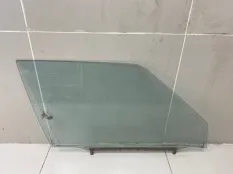 Стекло двери переднее правое Toyota Camry XV10