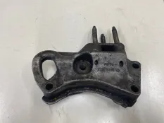 Кронштейн двигателя правый Ford Fusion 2004