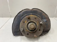 Кулак поворотный передний левый Mitsubishi Carisma