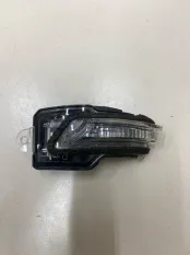 Повторитель поворота в зеркало левый Lexus RX350