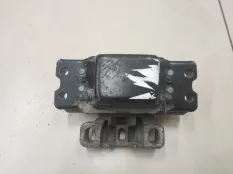 Опора двигателя Volkswagen Golf 5