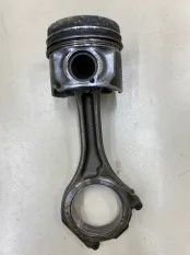 Поршень с шатуном Audi Q7 4LB 3.0 TDI 2009