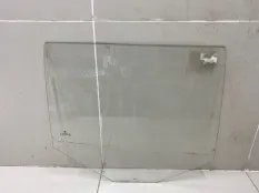 Стекло двери заднее правое Skoda Fabia 5J CGPA 1.2