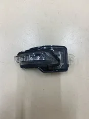 Повторитель поворота в зеркало правый Lexus RX350