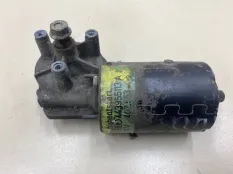 Моторчик стеклоочистителя передний Audi 100 C3