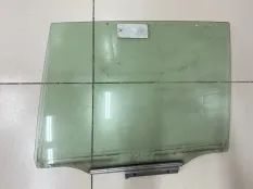 Стекло двери заднее левое Toyota RAV4 XA30