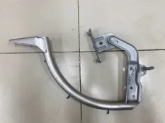 Петля крышки багажника правая Ford Focus 3 СЕДАН