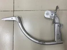 Петля крышки багажника левая Ford Focus 3 СЕДАН
