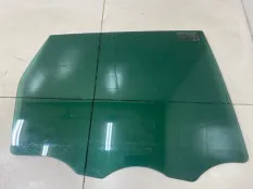 Стекло двери заднее правое Volkswagen Touareg 2