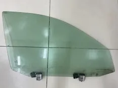 Стекло двери переднее правое Volkswagen Golf 4