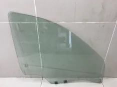 Стекло двери переднее правое Renault Logan 1