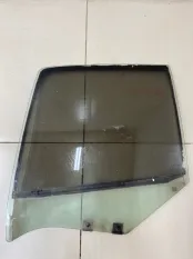 Стекло двери заднее левое Renault Symbol 1 2007