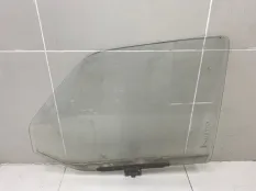 Стекло двери переднее левое Volkswagen Caravelle