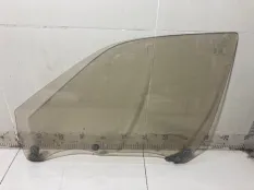 Стекло двери переднее левое Subaru Legacy B11 BG