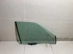 Стекло двери переднее правое Audi 80 B3