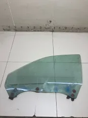 Стекло двери переднее левое Subaru Impreza 1 G10
