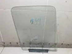 Стекло двери переднее правое Mercedes-Benz