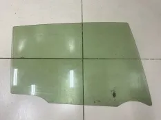 Стекло двери заднее правое Toyota RAV4 XA40