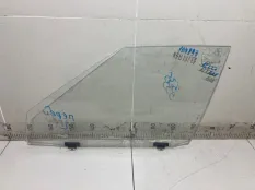 Стекло двери переднее левое Toyota Corolla E90 2E