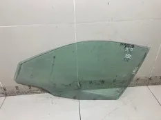 Стекло двери переднее левое Mitsubishi Carisma DA