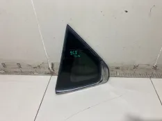 Стекло кузовное глухое заднее левое Nissan Tiida 2