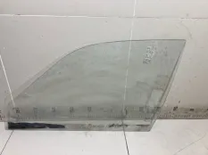 Стекло двери переднее левое Volkswagen Passat B3