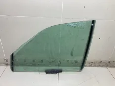 Стекло двери переднее левое Audi 100 C4