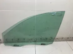 Стекло двери переднее левое Renault Megane 2