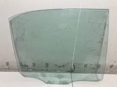 Стекло двери заднее правое Hyundai Accent 2