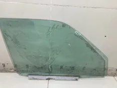Стекло двери переднее правое Mercedes-Benz 190