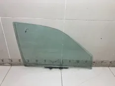 Стекло двери переднее правое Nissan Sentra B14