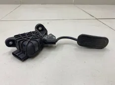 Педаль газа Toyota Hilux 7 2010
