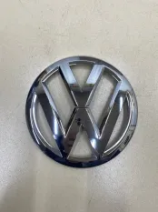 Эмблема на решетку радиатора Volkswagen Golf 7 5G1