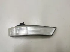 Повторитель поворота в зеркало правый Ford Focus 3