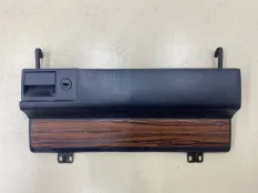 Крышка бардачка Mercedes-Benz E-Class W124 M103