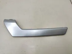 Молдинг решетки радиатора передний правый