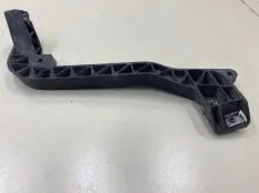 Кронштейн бампера передний правый Mercedes-Benz