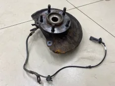 Кулак поворотный передний левый Mitsubishi Lancer