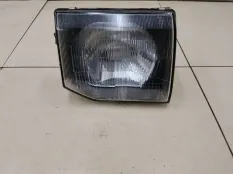 Фара правая Mitsubishi Pajero 2