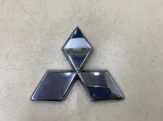 Эмблема на решетку радиатора передняя Mitsubishi