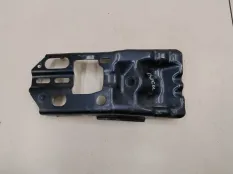 Кронштейн усилителя бампера передний левый Toyota