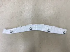 Кронштейн бампера задний правый Mitsubishi Pajero