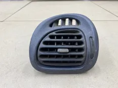 Дефлектор воздушный левый Citroen Xsara Picasso