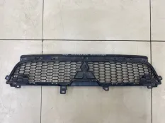 Решетка радиатора Mitsubishi Outlander 2 CW