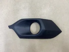 Рамка противотуманной фары левая Mitsubishi Pajero