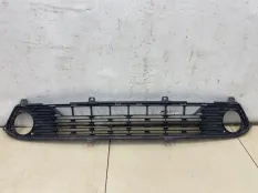 Решетка в бампер центральная Kia Cerato 4 BD До