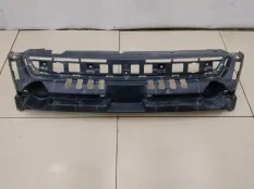 Кронштейн решетки радиатора Ford Kuga 2