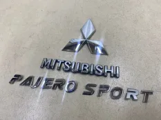 Эмблема на дверь багажника Mitsubishi Pajero Sport