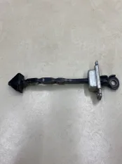 Ограничитель двери передний правый Mazda CX-7 ER3P