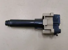 Форсунка омывателя фары правая Toyota Land Cruiser